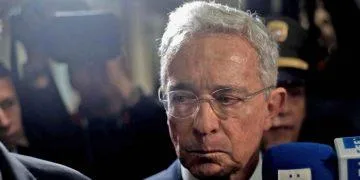 ¿Se puede levantar la reserva sumarial del caso Álvaro Uribe Vélez?