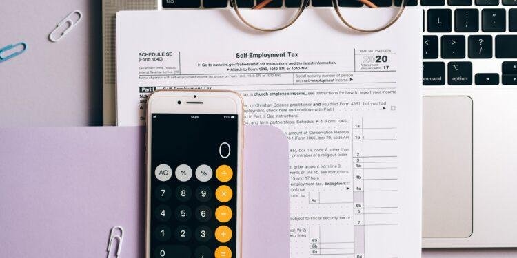 ¿Cómo liquidar correctamente las prestaciones sociales al terminar un contrato de trabajo?