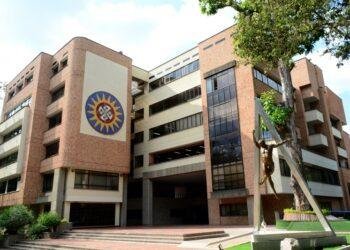 Universidad Santo Tomas deberá indemnizar y reintegrar a trabajadora al no renovar contrato de trabajo de persona en situación de discapacidad