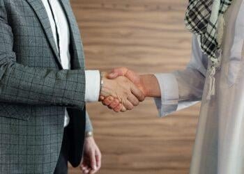 ¿La interposición de la solicitud de amigable composición impide que se produzca la caducidad de la acción?