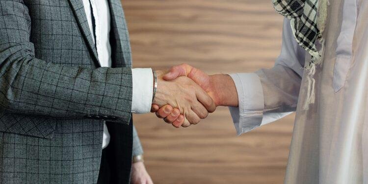 ¿La interposición de la solicitud de amigable composición impide que se produzca la caducidad de la acción?