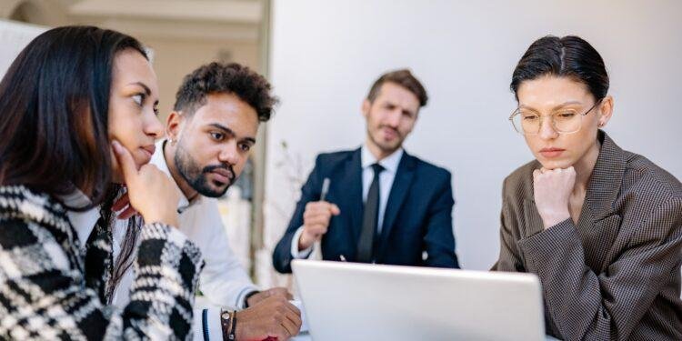 ¿Puede suspenderse el proceso tradicional de reorganización en etapa de negociación del acuerdo y por aplicación del Decreto 939 de 2021?