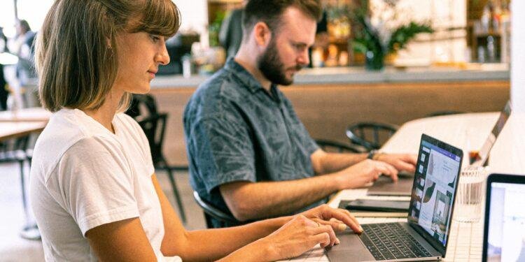 ¿Nos acercamos a la regulación laboral del trabajo en plataformas?