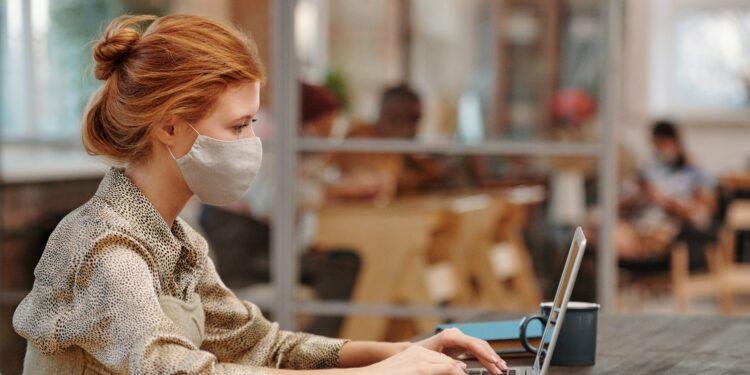 Los procesos de cuarentena y la exigencia de vacunación en el sector empresarial