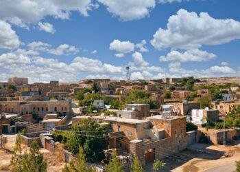 El reto de los asentamientos urbanos informales: prevalencia del derecho de vivienda digna y la aplicación responsiva de las sanciones urbanísticas