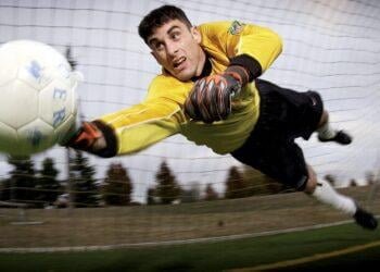 El pacto entre caballeros que limita la libertad de los jugadores de fútbol profesional colombiano