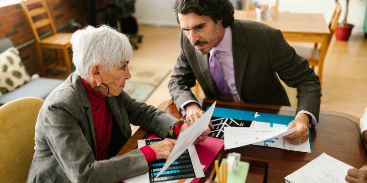 ¿Puede una empresa contratar a un pensionado en el sector privado?