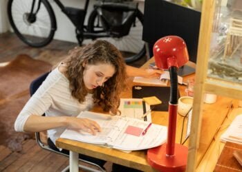 ¿Pueden los trabajadores negarse al reintegro presencial para la ejecución de sus labores?