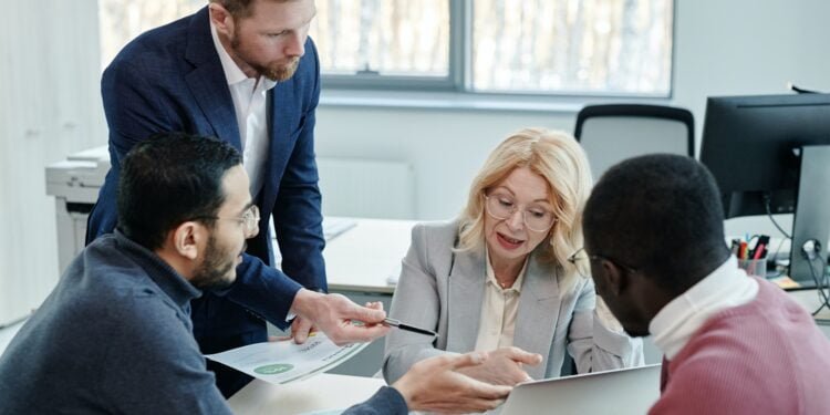 La prima de emisión de acciones y las restricciones frente a su utilización