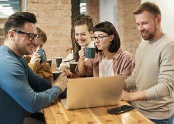 ¿Sagrilaft como herramienta de menoscabo del derecho al trabajo en Colombia?