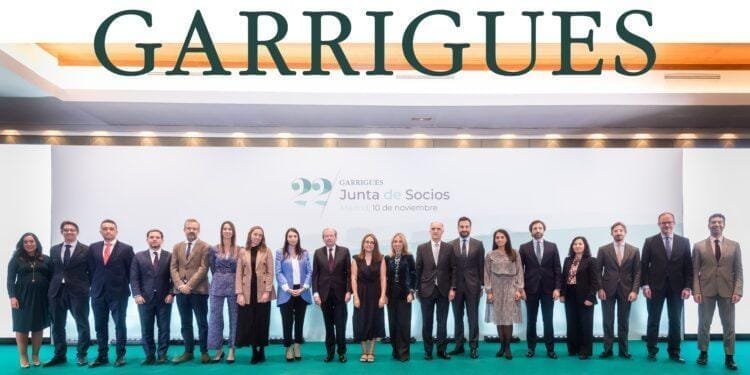 Garrigues promueve a dos socios en Chile y Perú por su trayectoria al frente de las prácticas de derecho laboral