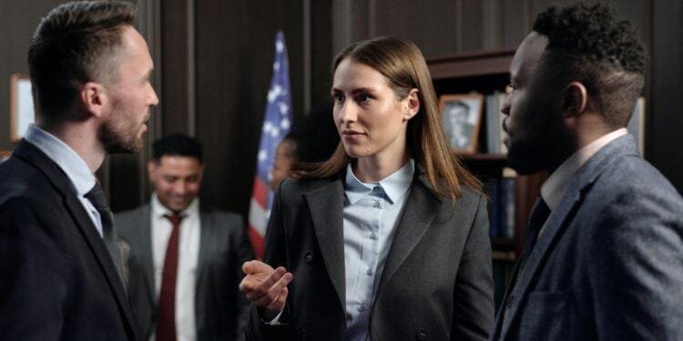 ¿Pueden los abogados colombianos tener licencia profesional en los Estados Unidos?