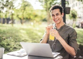 El teletrabajo en el perú: Regulación de la Ley 31572