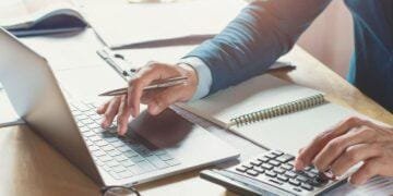 ¿Quiénes están Obligados a Declarar Renta en Colombia? Un Análisis Detallado con Ejemplos Reales