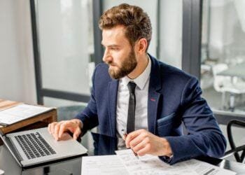 Sanciones por No Declarar Renta en Colombia: Legislación, Jurisprudencia y Conceptos de la DIAN