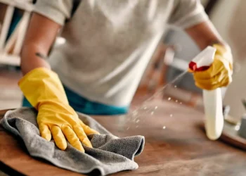 ¿Cuánto pagar a una empleada doméstica por días en Colombia en 2026? (con seguridad social y ejemplos reales)-Lexir